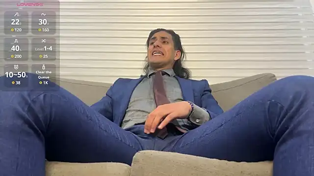 Snapshot of Tom_blunt96 chatting on January 31, 10:31 pm Tom blunt96 online show from January 31, 10:31 pm