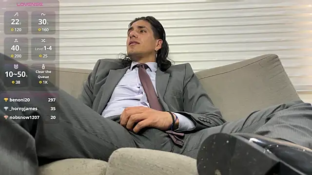 Snapshot of Tom_blunt96 chatting on February 6, 3:20 pm Tom blunt96 online show from February 6, 3:20 pm