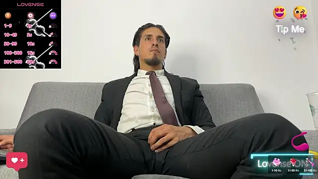 Snapshot of Tom_blunt96 chatting on October 15, 6:13 am Tom blunt96 online show from October 15, 6:13 am