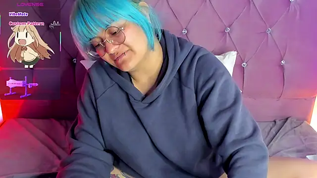 lucky-leah online show from February 25, 9:53 am