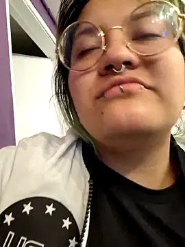 lucky-leah online show from September 20, 3:51 am