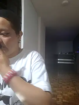 lucky-leah online show from September 21, 4:25 am