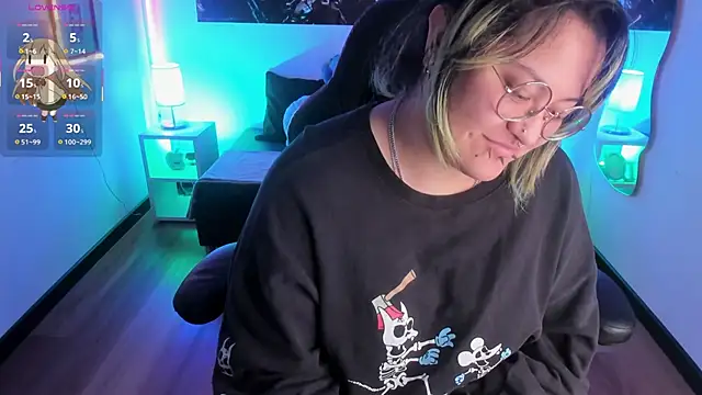 lucky-leah online show from October 21, 4:13 am