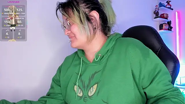 lucky-leah online show from October 26, 3:34 am