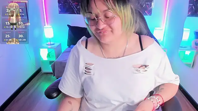 lucky-leah online show from November 11, 4:45 am