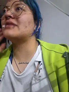 lucky-leah online show from May 8, 3:56 am