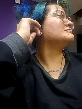 lucky-leah online show from May 28, 3:04 am