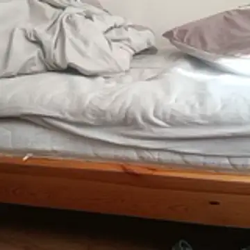 niesmialy39oon online show from April 6, 6:25 am