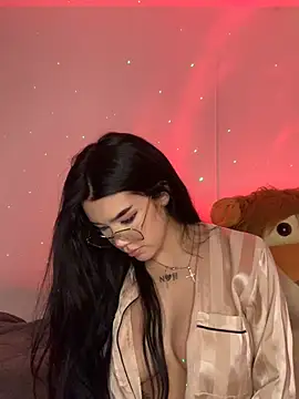 Snapshot of Ambar_R0SSE chatting on January 13, 5:01 am Ambar R0SSE online show from January 13, 5:01 am