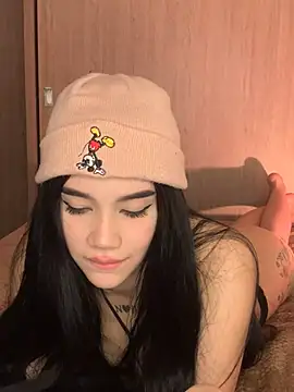 Snapshot of Ambar_R0SSE chatting on March 5, 6:01 am Ambar R0SSE online show from March 5, 6:01 am
