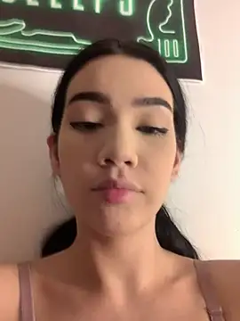 Snapshot of Ambar_R0SSE chatting on March 22, 4:45 am Ambar R0SSE online show from March 22, 4:45 am
