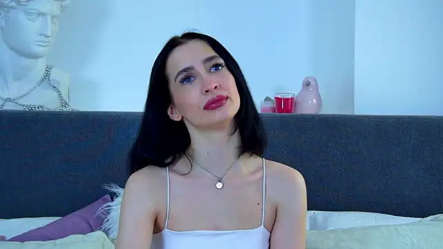 Snapshot of MarieKarma chatting on February 1, 12:40 am MarieKarma online show from February 1, 12:40 am