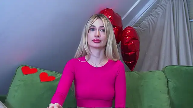 Snapshot of MarieKarma chatting on February 28, 10:17 pm MarieKarma online show from February 28, 10:17 pm