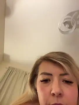 xxcurvyjessiexx online show from November 6, 8:32 pm