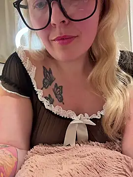 Snapshot of xxcurvyjessiexx chatting on March 19, 7:29 pm xxcurvyjessiexx online show from March 19, 7:29 pm