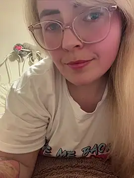 Snapshot of xxcurvyjessiexx chatting on April 9, 7:30 pm xxcurvyjessiexx online show from April 9, 7:30 pm