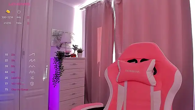 FreyaRaya online show from February 6, 8:39 am