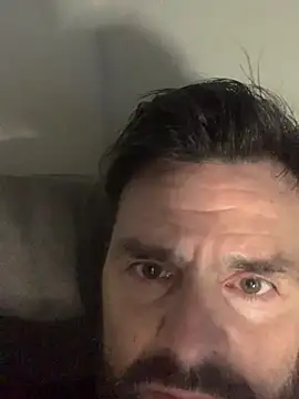 Snapshot of TB1977DK chatting on February 9, 8:46 pm TB1977DK online show from February 9, 8:46 pm