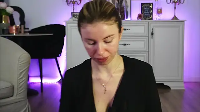 ivyleague  online show from November 1, 3:30 am