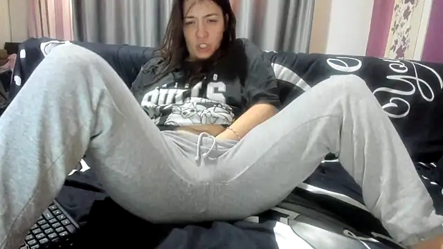 Dyana Kaylinn online show from March 11, 5:16 am