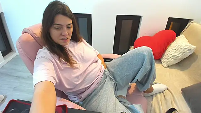 Dyana Kaylinn online show from January 7, 4:48 am