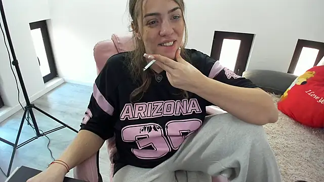 Dyana Kaylinn online show from March 6, 5:59 am