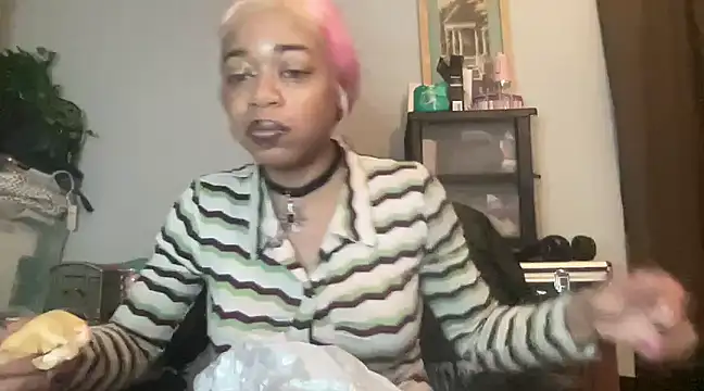 MommyConfident online show from March 11, 10:42 pm