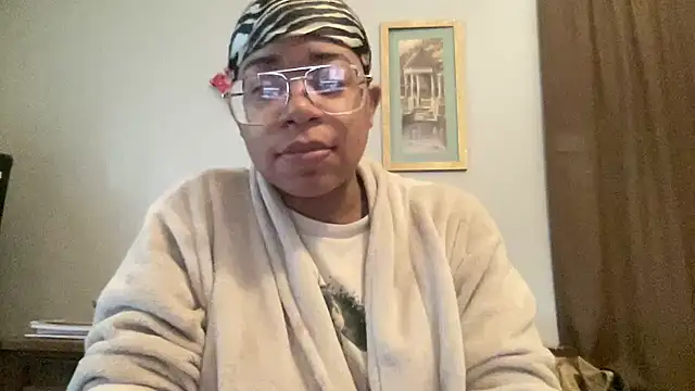 MommyConfident online show from November 18, 2:21 pm