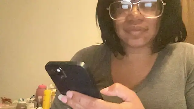 MommyConfident online show from January 10, 2:46 am