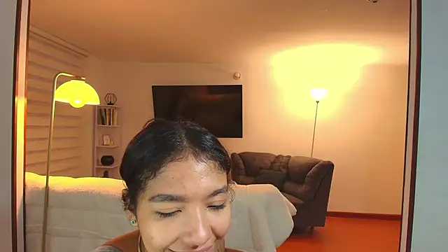 samy jonnes  online show from October 8, 11:02 pm