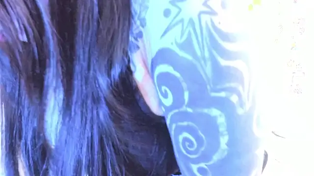 Snapshot of Dianne_Golden chatting on October 6, 11:35 pm Dianne Golden online show from October 6, 11:35 pm