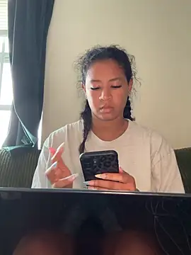 VanessaBling online show from March 7, 4:04 pm