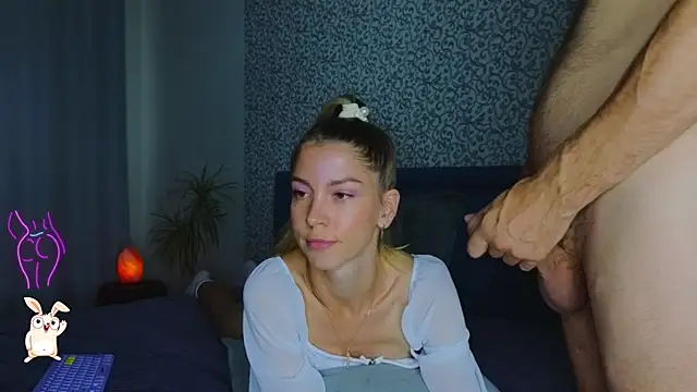 Snapshot of FoxLoveBasik chatting on June 19, 5:45 am FoxLoveBasik online show from June 19, 5:45 am