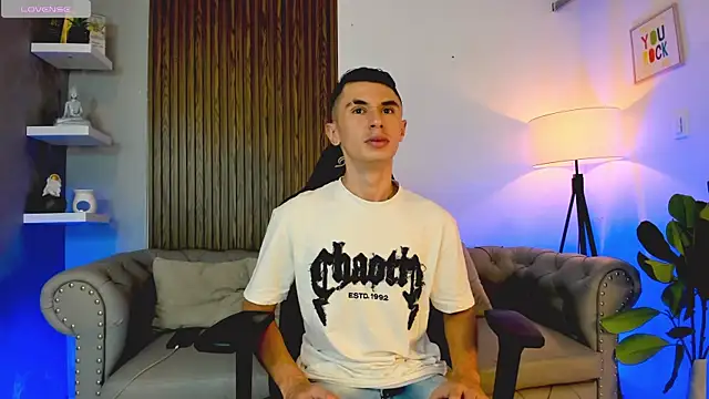 Jotastevensxx online show from November 10, 7:13 pm