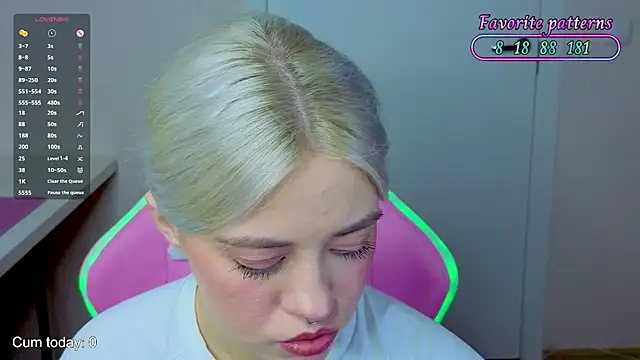Snapshot of mybunnywendy chatting on June 14, 6:54 pm mybunnywendy online show from June 14, 6:54 pm