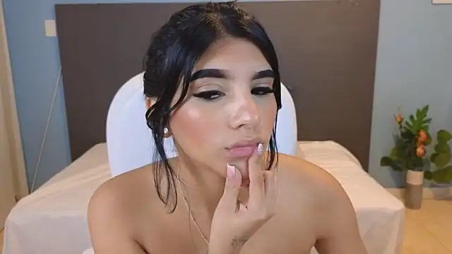 maiaa ruiz online show from December 31, 12:25 pm