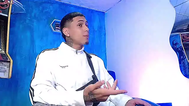 Liam lee online show from December 23, 12:30 pm