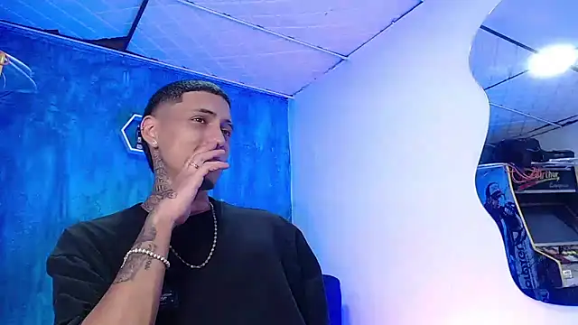 Liam lee online show from January 24, 4:17 pm