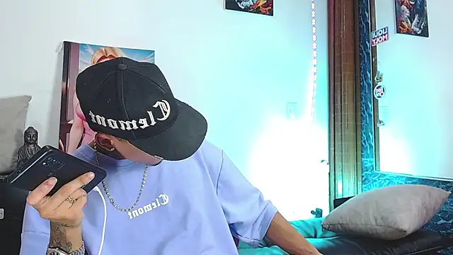 Liam lee online show from November 23, 1:55 pm