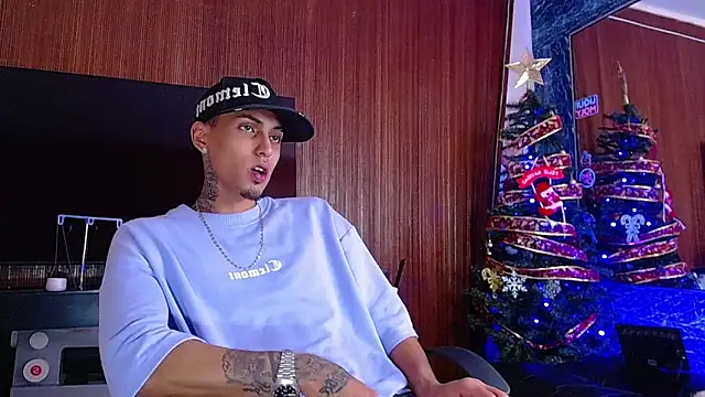 Liam lee online show from December 18, 5:08 pm