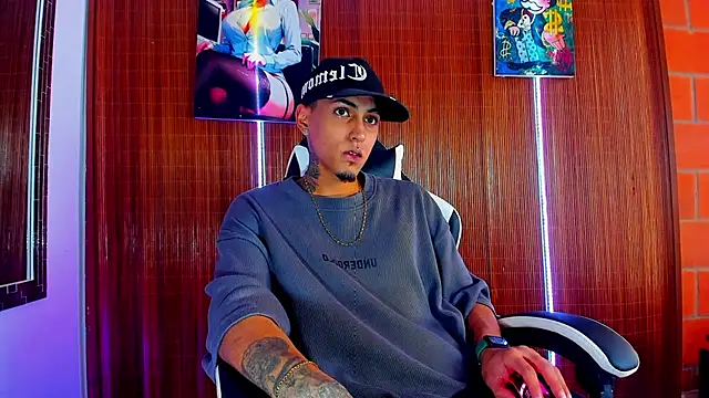 Liam lee online show from February 8, 6:11 pm