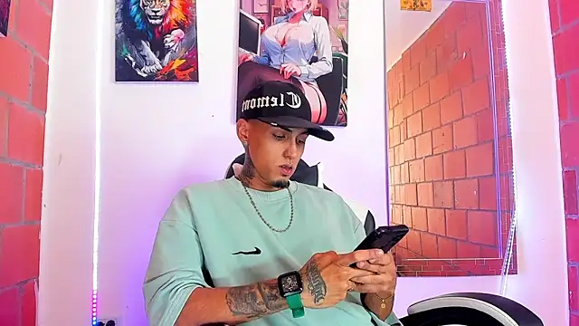 Liam lee online show from March 17, 9:40 pm