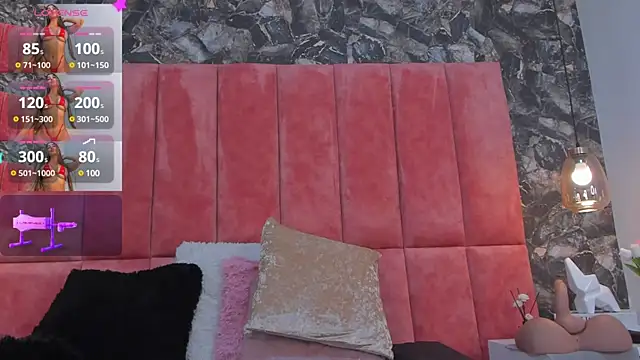 Snapshot of Annyy_Rosse chatting on February 23, 1:53 pm Annyy Rosse online show from February 23, 1:53 pm