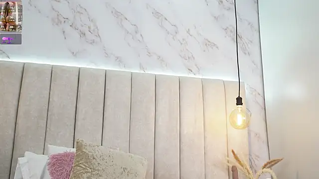 Snapshot of Annyy_Rosse chatting on September 13, 6:13 am Annyy Rosse online show from September 13, 6:13 am