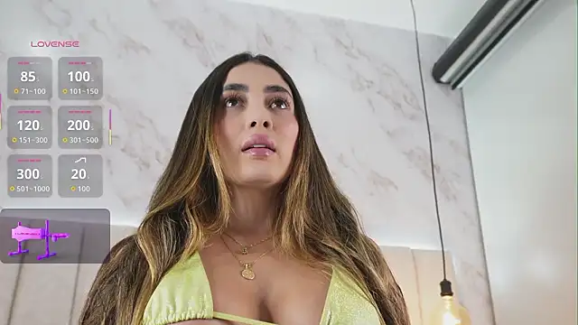 Snapshot of Annyy_Rosse chatting on January 15, 5:01 am Annyy Rosse online show from January 15, 5:01 am