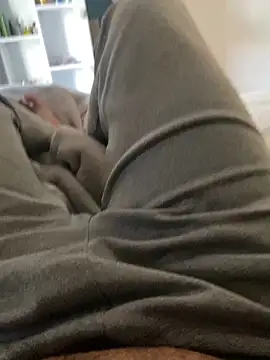 Snapshot of Ahmed_R_77 chatting on November 4, 7:51 am Ahmed R 77 online show from November 4, 7:51 am