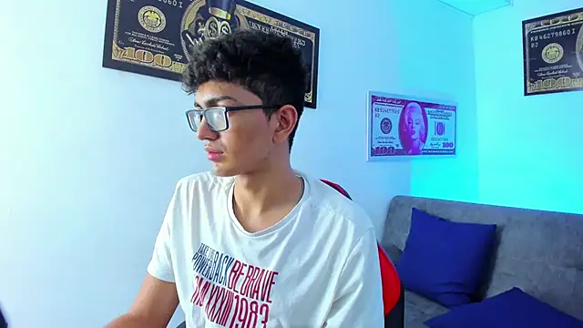 TylerWhite  online show from February 1, 9:21 am