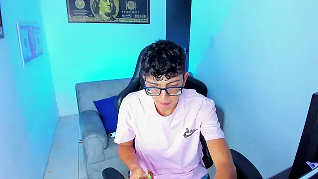 TylerWhite  online show from February 9, 2:49 am