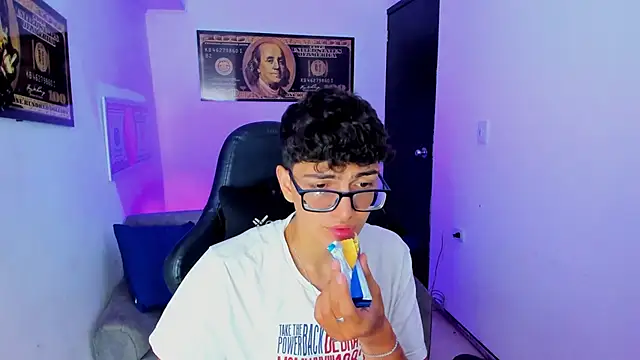 TylerWhite  online show from February 25, 2:47 am