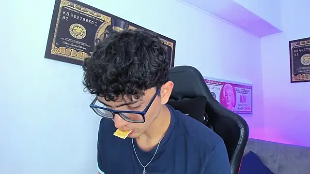 TylerWhite  online show from March 11, 2:54 am